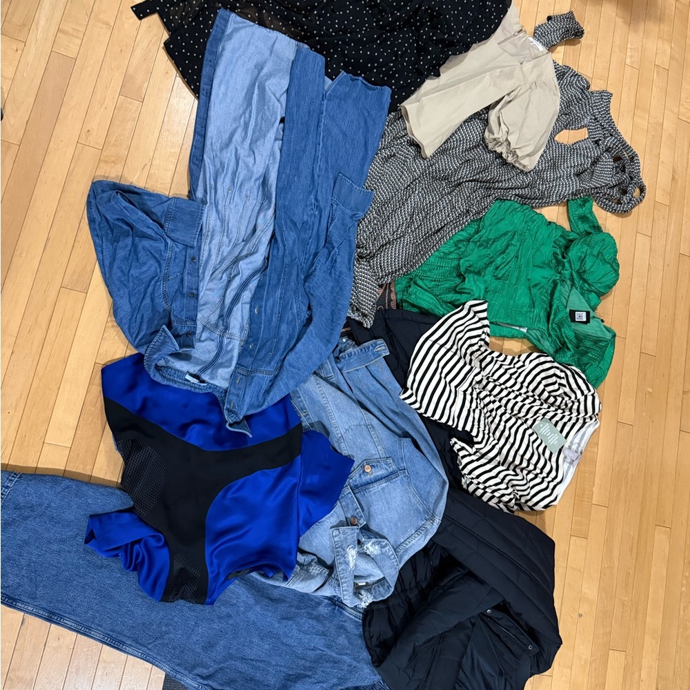 Women size M (US 6) bundle